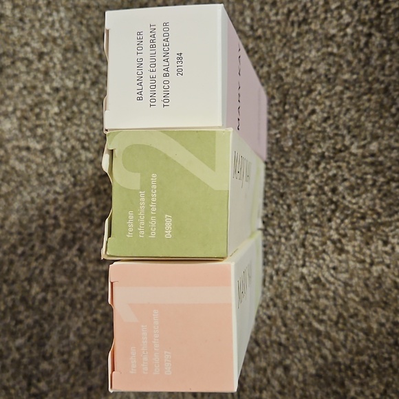 Mary Kay Bundle - Picture 2 of 3